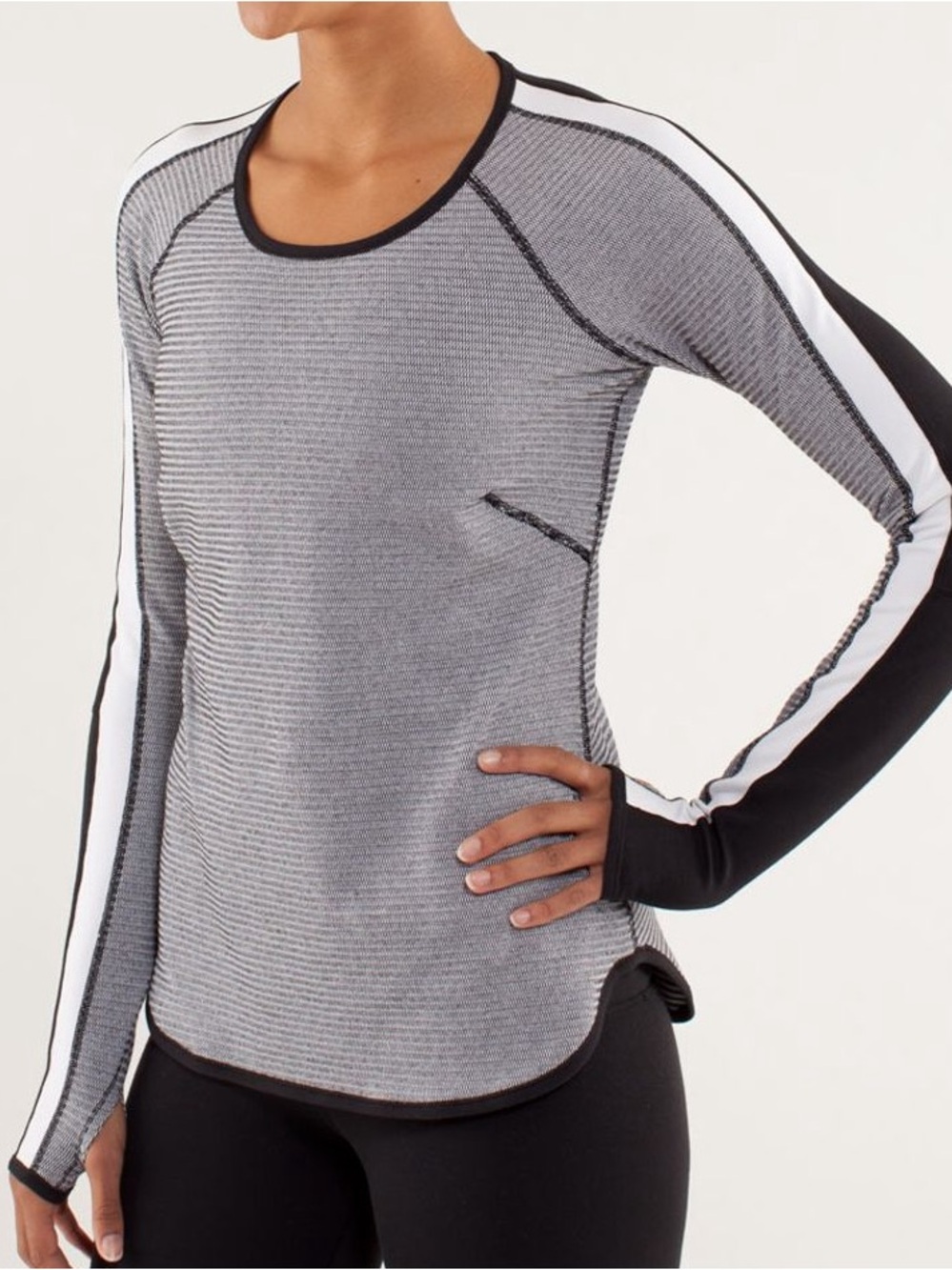 Lululemon Runder Under Long Sleeve in black/white